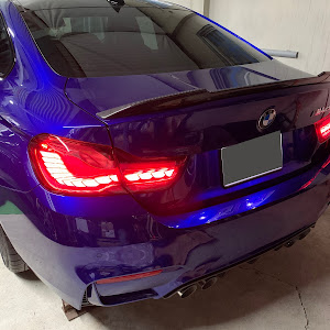 M4 クーペ F82