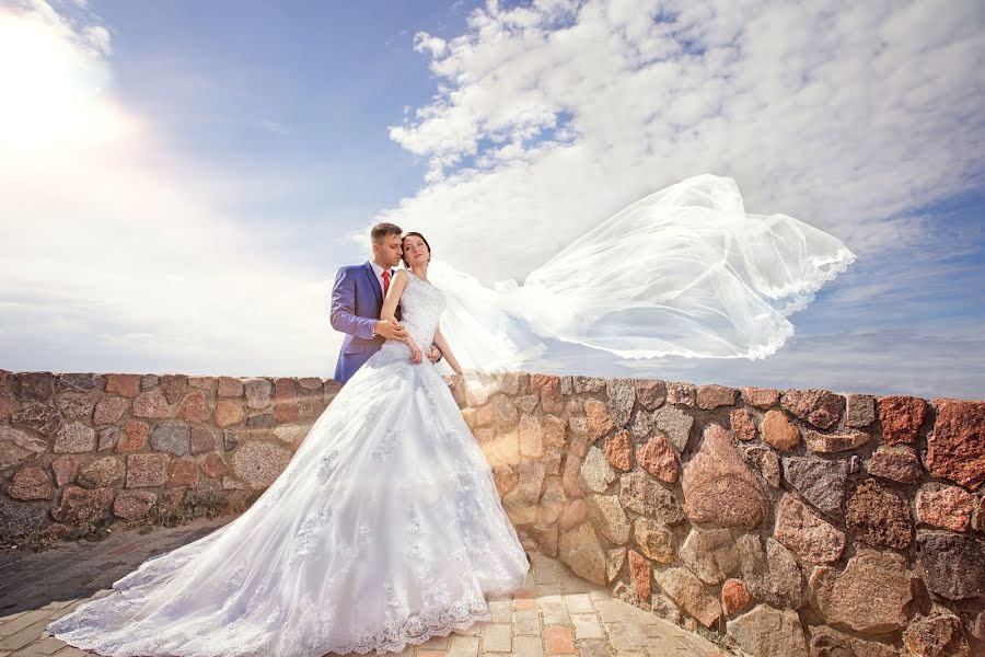 Fotografo di matrimoni Elena Uti (utivaleeva). Foto del 17 luglio 2017