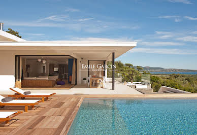 Propriété avec piscine en bord de mer 2