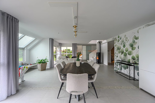 House with garden 1