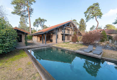 Maison avec piscine et terrasse 12