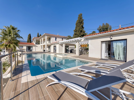Seaside villa with pool and terrace 1