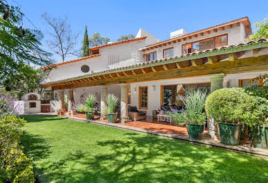 Villa with garden and terrace 2