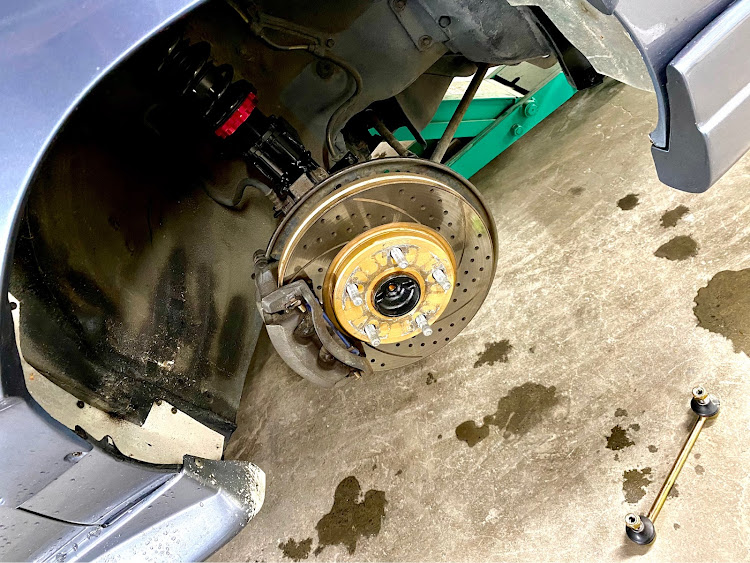 MR2のオーバーフェンダー・車高調交換・VeilSideに関するカスタム事例の投稿画像3枚目