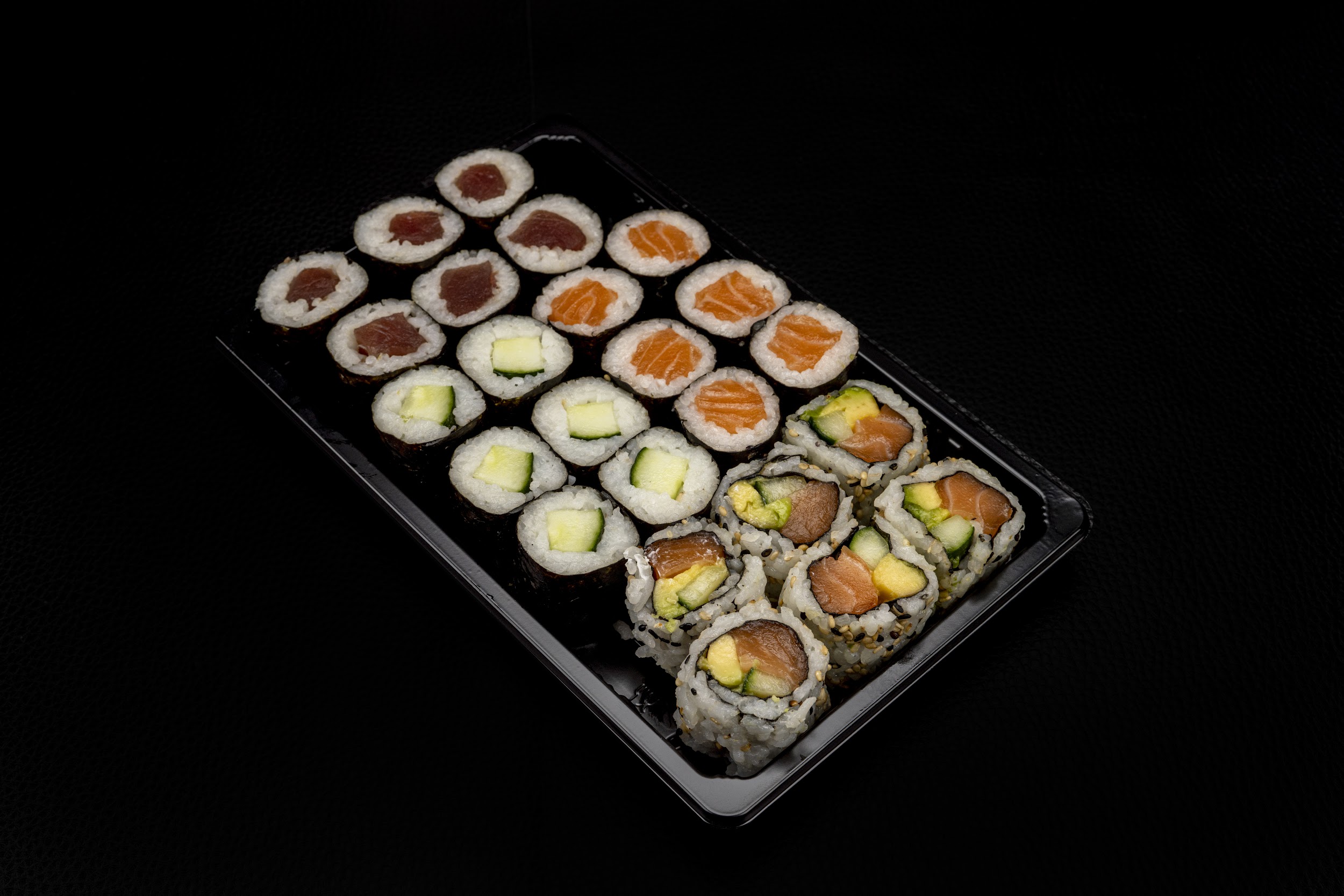 PLATEAU DE SUSHIS MIX ( 64 PIÈCES)