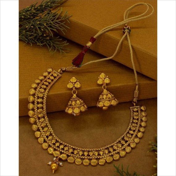 Matching set of jewellery