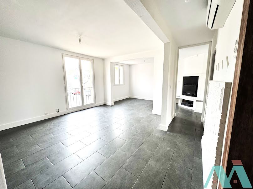 Vente appartement 3 pièces 73.12 m² à Saint-Cyr-sur-Mer (83270), 309 000 €