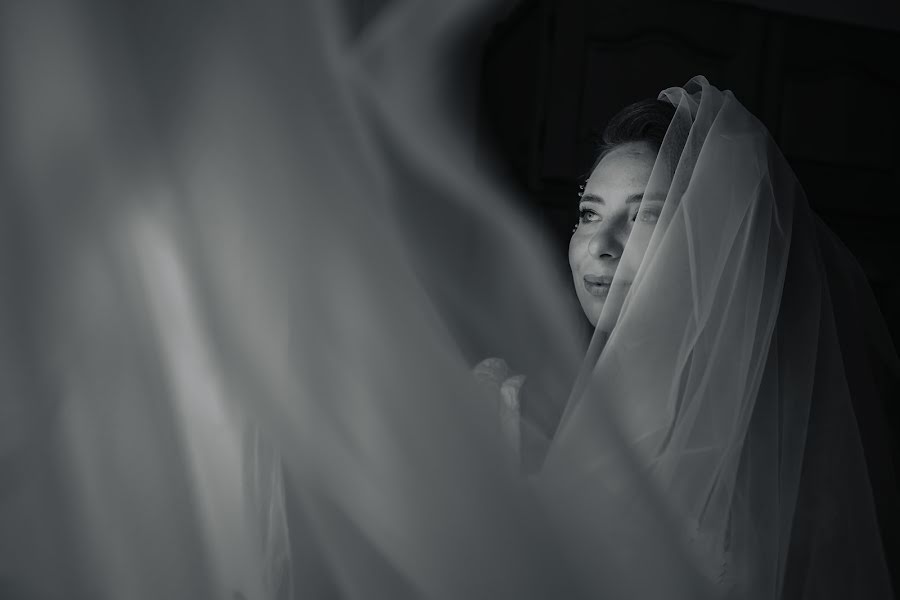 Wedding photographer Marius Valentin (bymariusvalentin). Photo of 5 November 2021