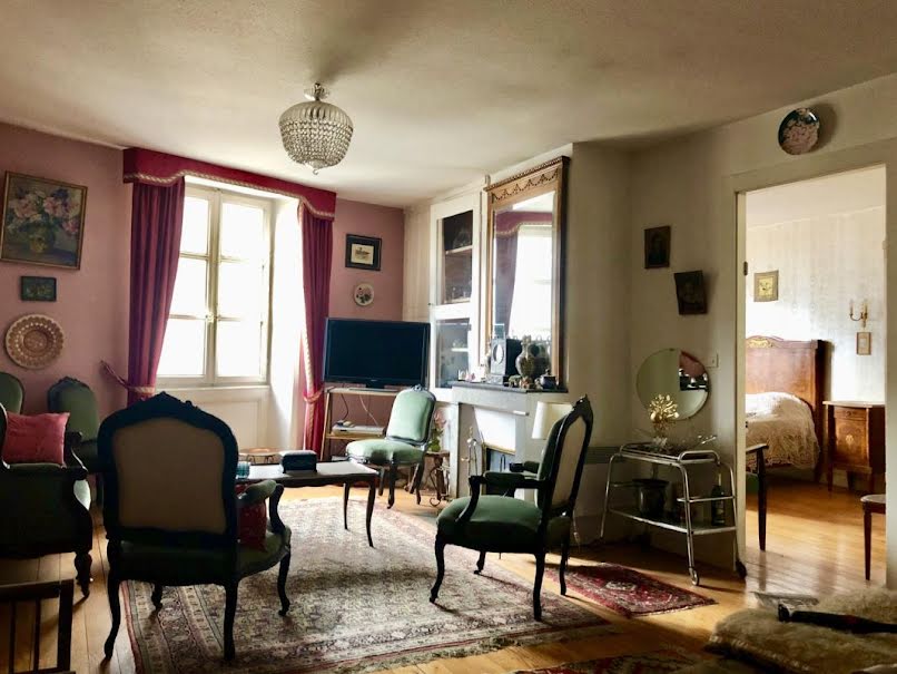 Vente appartement 5 pièces 140 m² à Salins-les-Bains (39110), 95 000 €