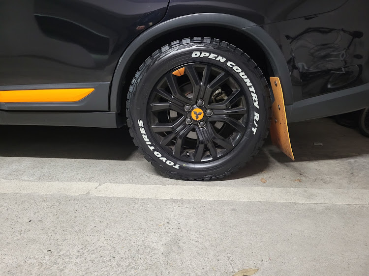 アウトランダーのタイヤ新調・オープンカントリーRT・225/60R18・ホワイトレター・三菱自動車生活は楽しいぞに関するカスタム事例の投稿画像3枚目