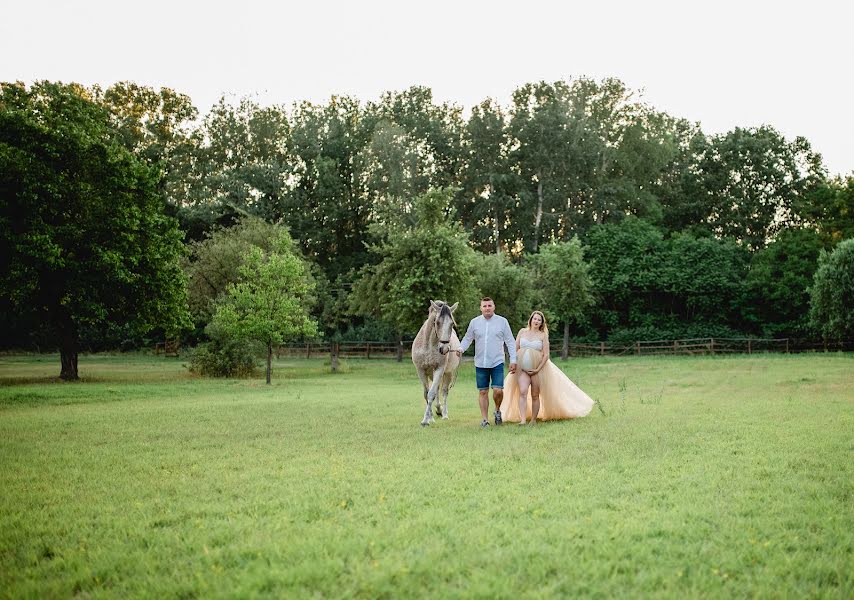 Wedding photographer Bettina Molnar (bunnyearsphoto). Photo of 25 July 2021