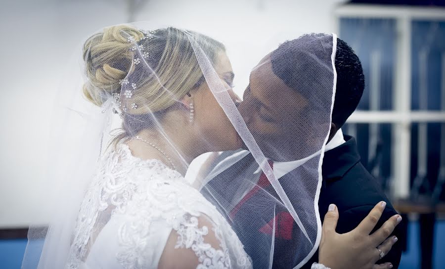 Fotografo di matrimoni Eduardo Luiz Torres (helena123). Foto del 2 marzo 2018