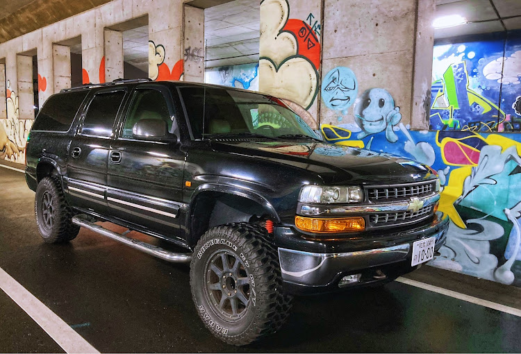 サバーバンのドライブ・アメ車・ツライチ・リフトアップに関するカスタム事例の投稿画像1枚目