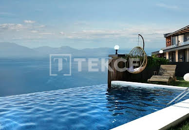 House with pool and terrace 11