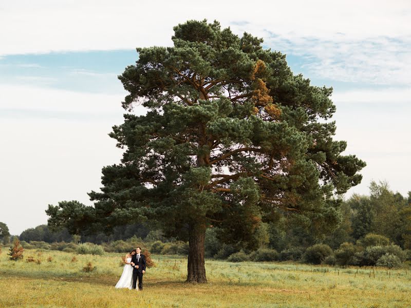 Fotógrafo de casamento Kirill Spiridonov (spiridonov72). Foto de 19 de outubro 2016