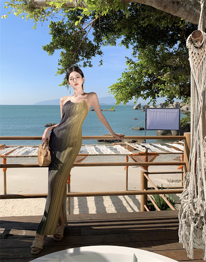 Title 11, Green Pleated Dress Elegant Backless Halter