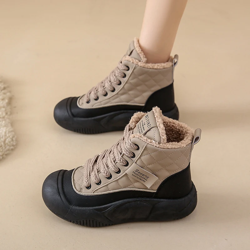 Fleecegevoerde Witte Schoenen Dames Sports Board Shoes met Hakverhoging voor een Trendy Look en Extra Comfort tijdens het Sporten