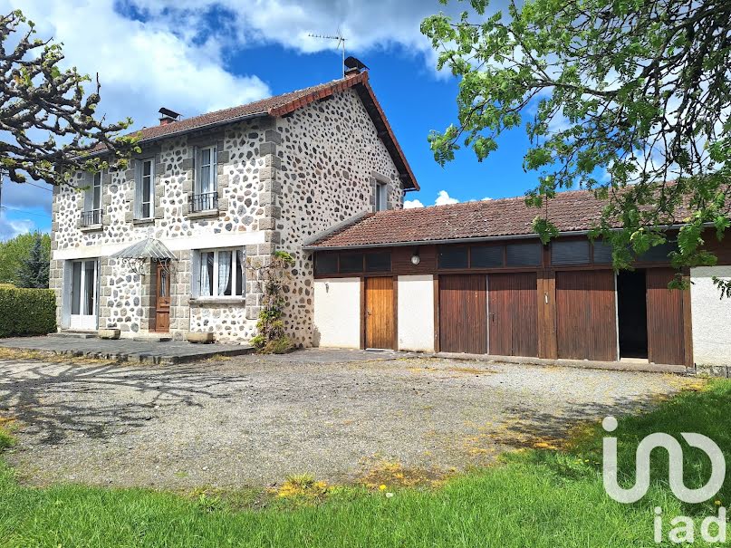 Vente maison 5 pièces 122 m² à Jussac (15250), 210 000 €