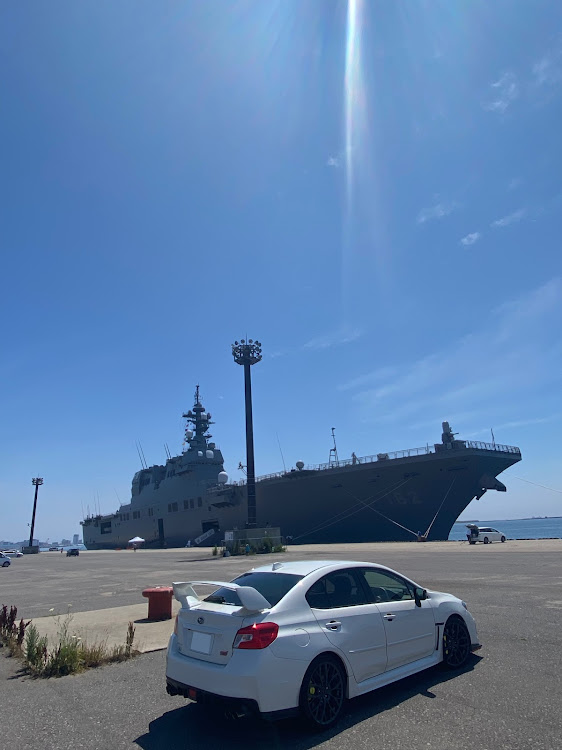 WRX STIのローガン・函館 港町埠頭・護衛艦コラボ・護衛艦いせ・寄り道撮影📸😄に関するカスタム事例の投稿画像2枚目
