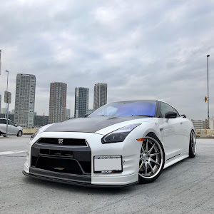 NISSAN GT-R