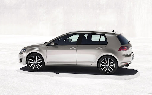 Sleek Silver Hatchback Parked on a Pristine screenshot 2