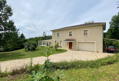 Maison avec piscine et terrasse 2