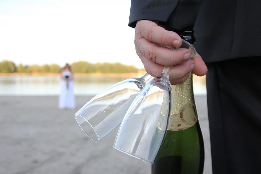 Fotografo di matrimoni Richárd Hrubi (rucsesz). Foto del 3 marzo 2019