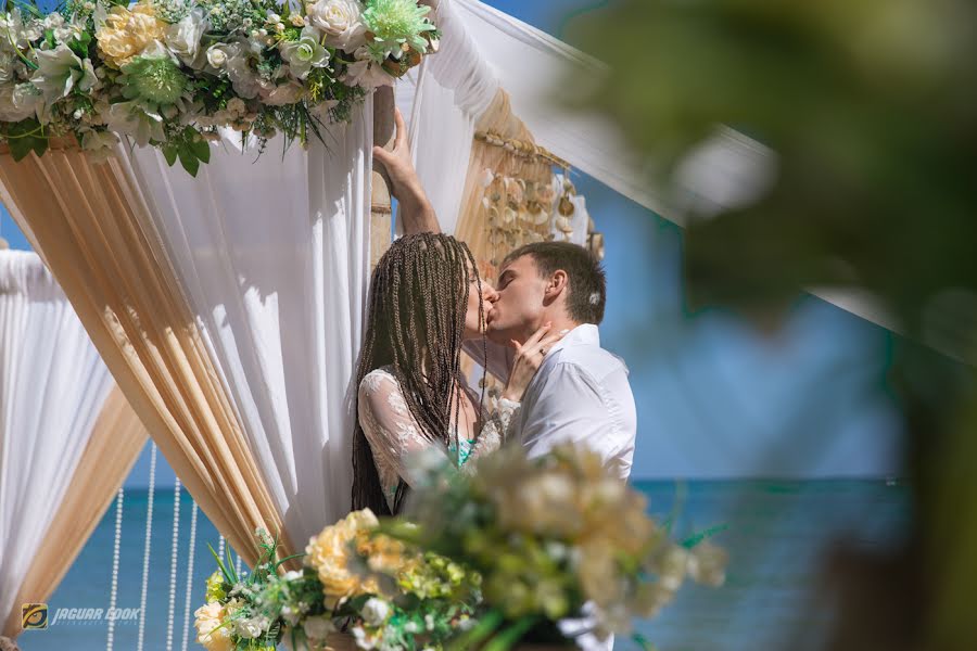 Wedding photographer Aleksandr Kuzmin (alexandrkuzmin). Photo of 27 April 2020