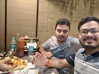 Amit Gandhi at La Pino'z Pizza, August Kranti Maidan,  photos