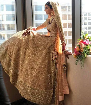 things-to-buy-for-your-wedding-saree-image