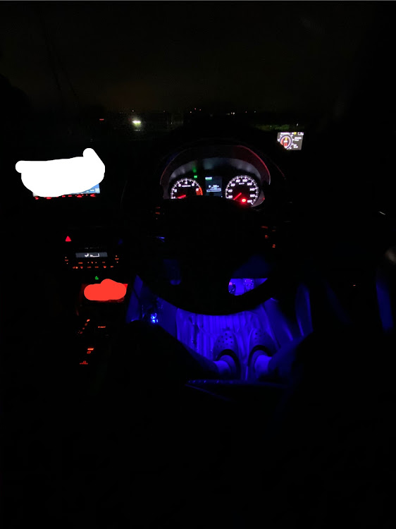 エクリプスクロスの夜のドライブ・三菱エクリプスクロスに関するカスタム事例の投稿画像1枚目