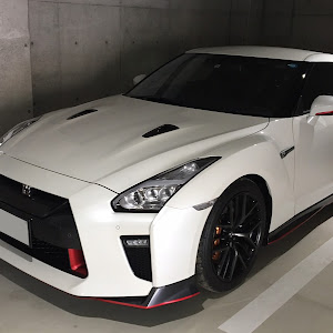 NISSAN GT-R R35