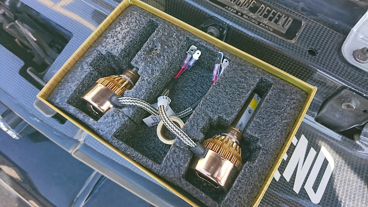 スカイライン GT-RのDIY・ヘッドライト交換に関するカスタム事例の投稿画像1枚目