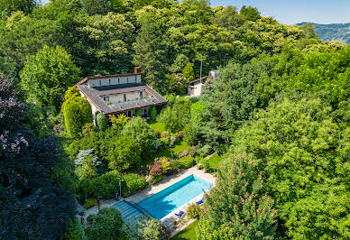 House with garden and terrace 9