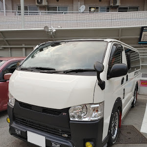 ハイエースバン TRH200V