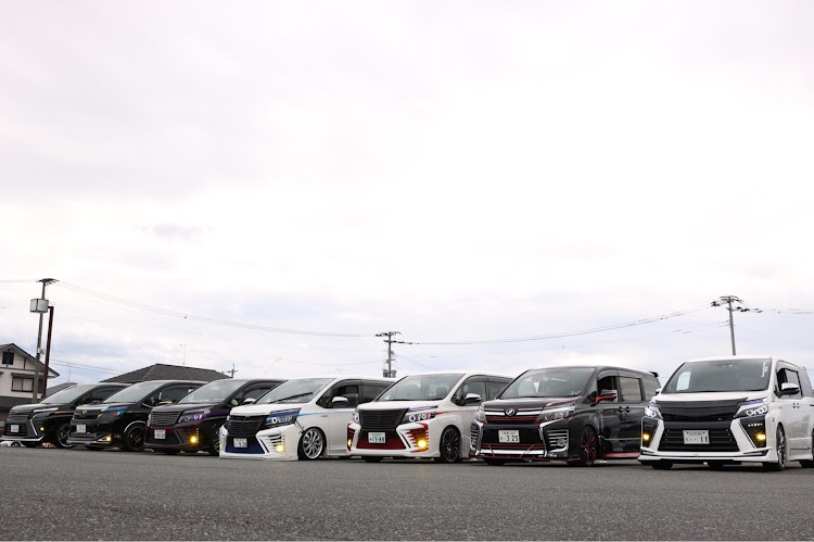 ヴォクシーのチーム我流・チームピンスト・集合Style・鎧三兄弟・親分ありがとうございますに関するカスタム事例の投稿画像5枚目
