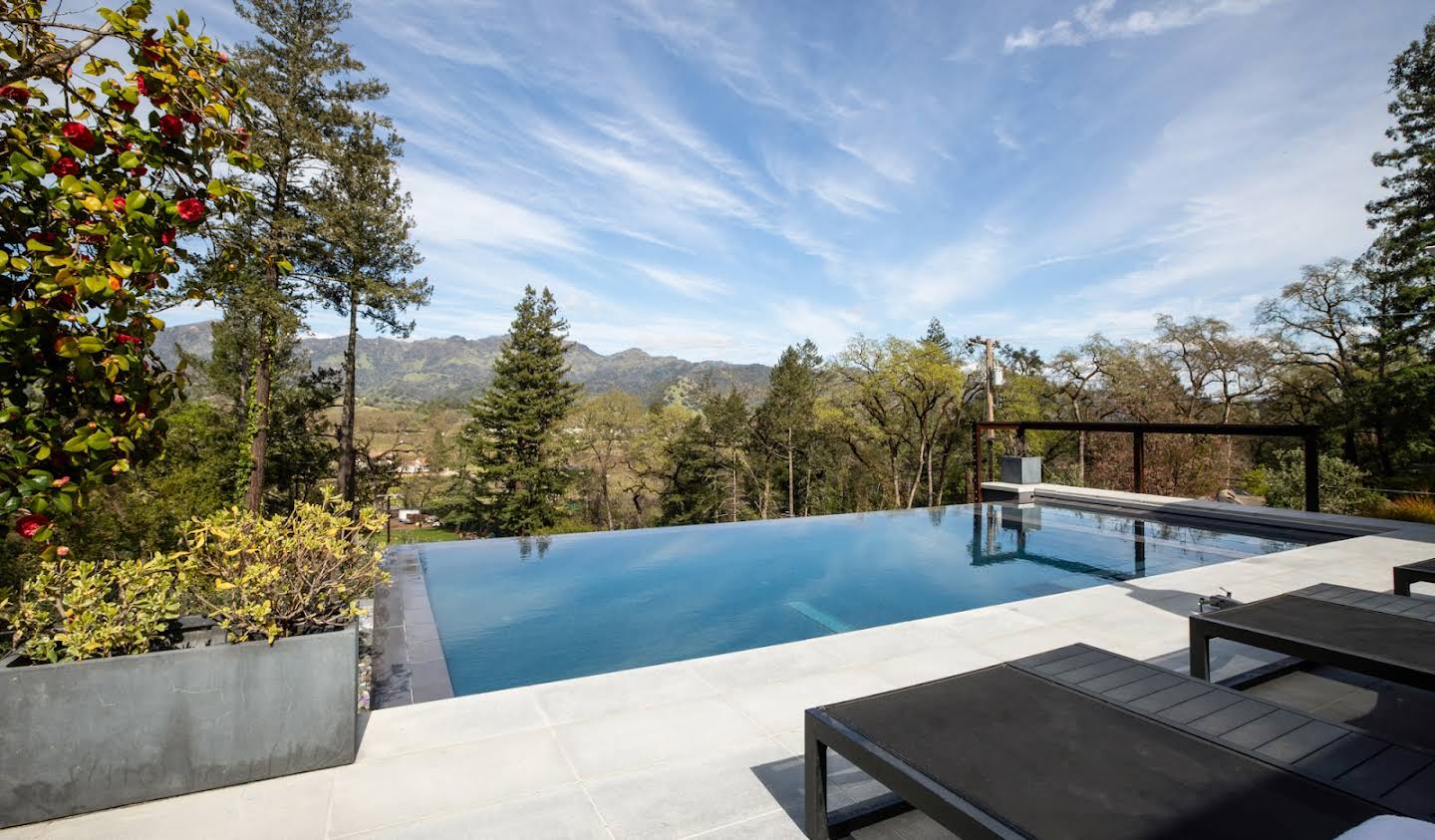 House with pool and garden Calistoga