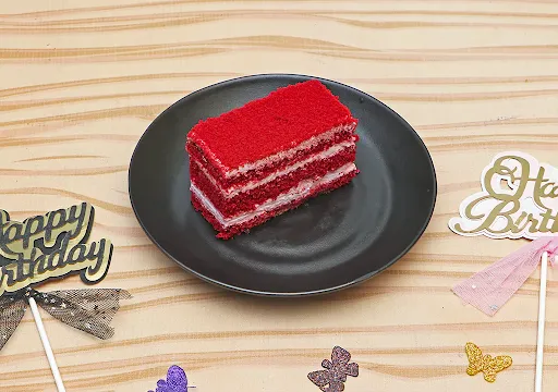 Luscious Red Velvet Pastry [1 Piece]