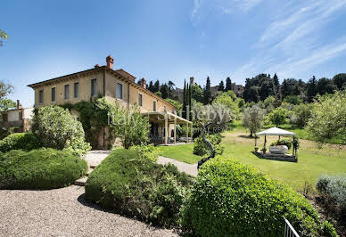 Villa with pool and garden 2