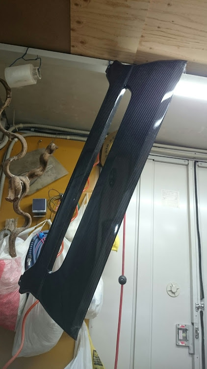 地獄の底からカーボンさんが投稿したハイエース・レクサス・bmw・DIY・ダッジボンネットは今月中に関するカスタム事例の投稿画像5枚目