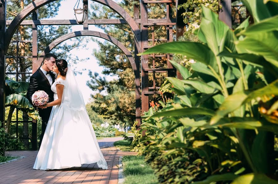 Fotógrafo de casamento Andrey Dinec (palmir). Foto de 3 de abril 2016