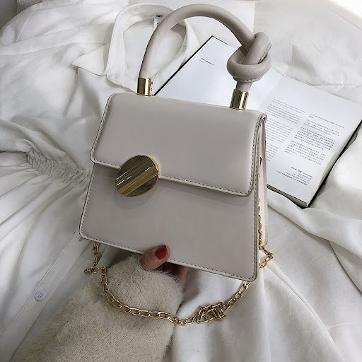 Title 1, Small chain shoulder messenger bag, a stylish s...