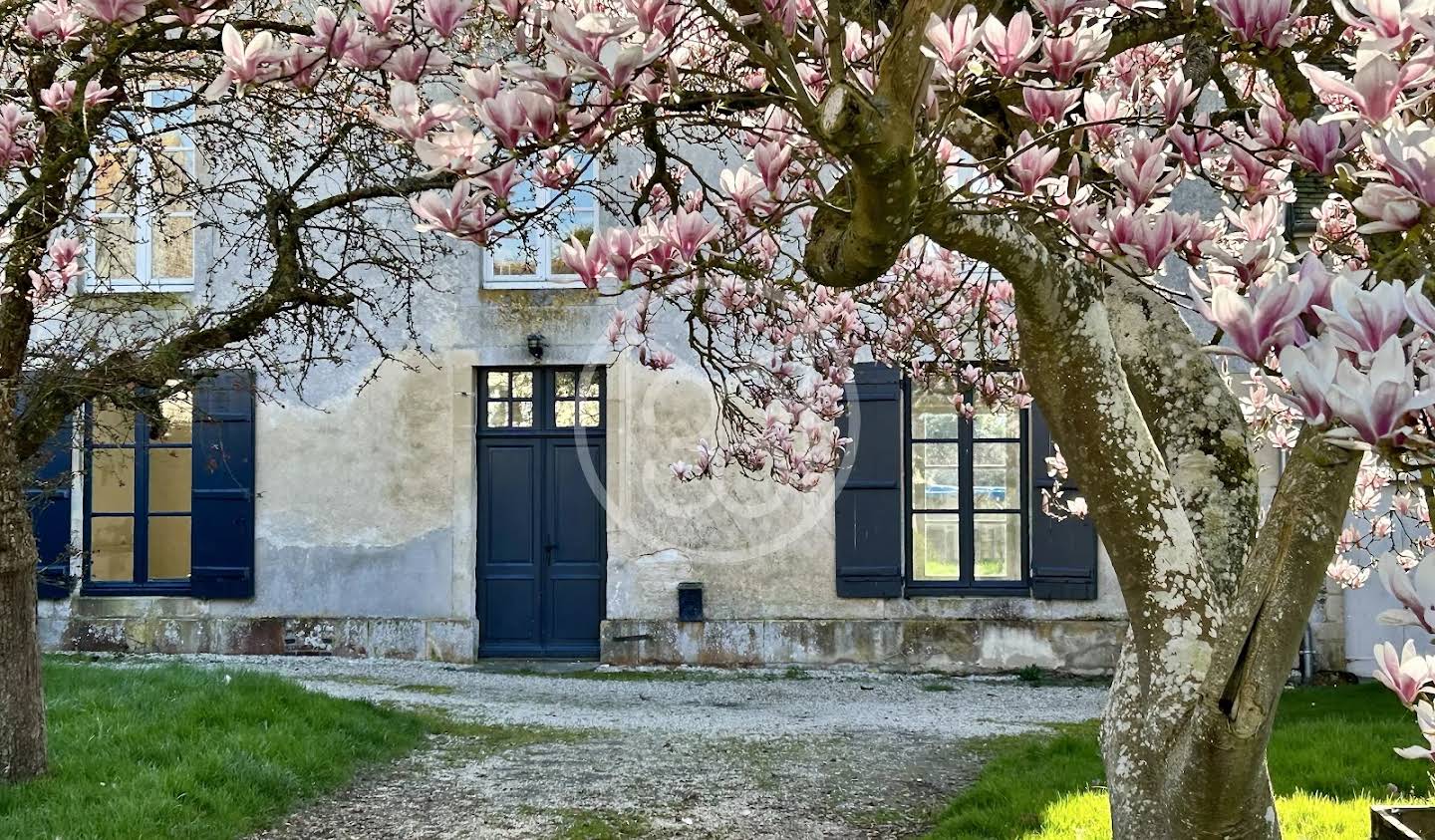 Propriété avec piscine et jardin Falaise