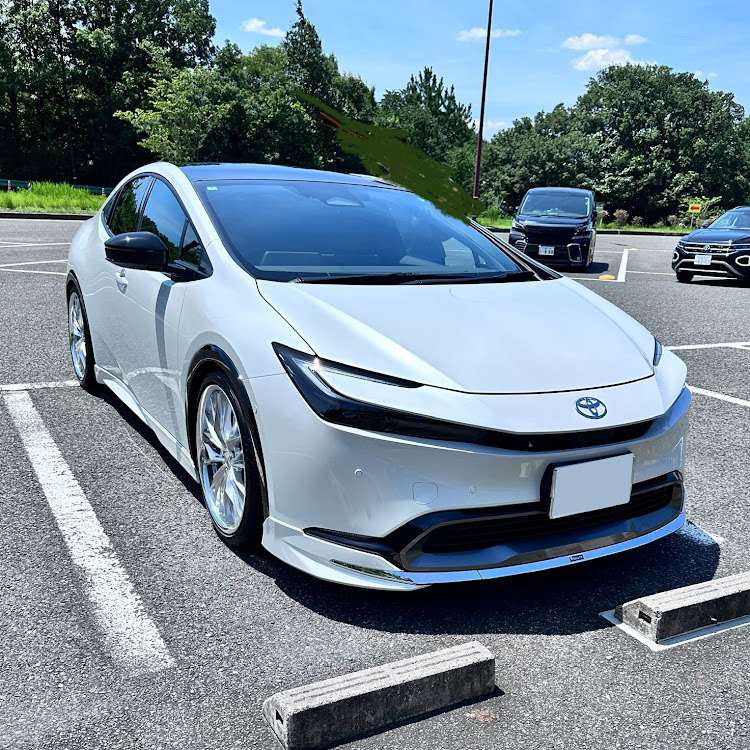 プリウスのドライブ・ダウンサス取付・ホイール交換・暑い、、暑いぞおおお！！に関するカスタム事例の投稿画像1枚目
