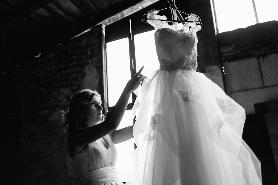 Wedding photographer Ciprian Dumitrescu (cipriandumitres). Photo of 31 October 2014