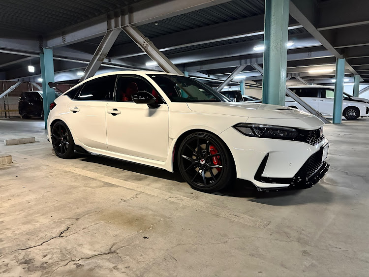 シビックタイプRのFL5オーナーと繋がりたい・立体駐車場に関するカスタム事例の投稿画像2枚目