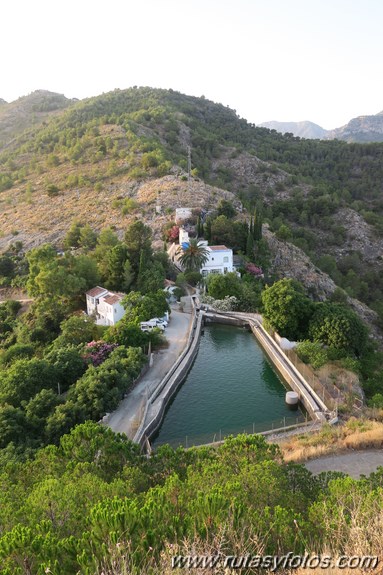 Frigiliana - Rio Higueron - Acequia de Lizar