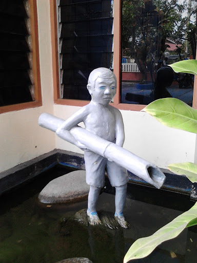 Patung Anak Kecil