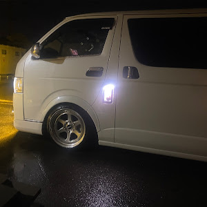 ハイエースバン