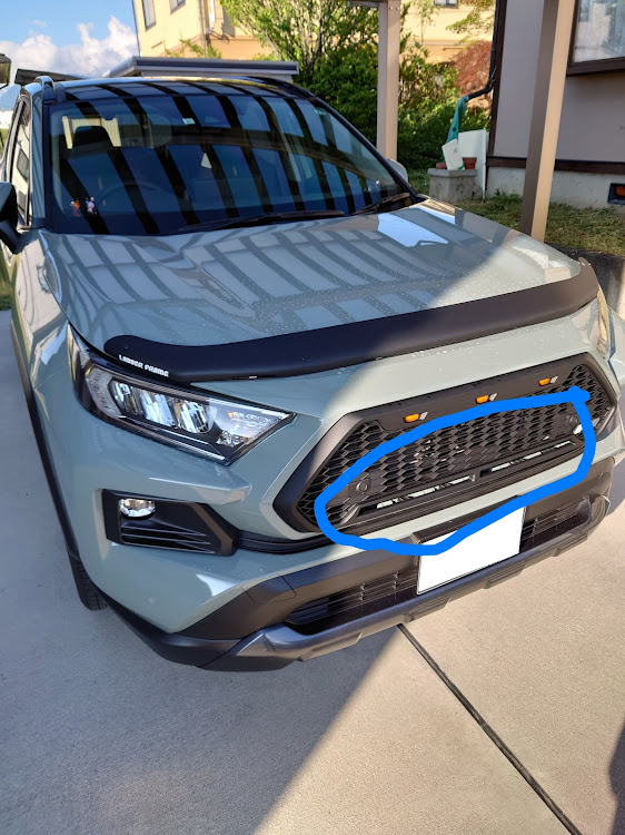 RAV4のラプターグリル・グリル交換・プリクラッシュセーフティ・調整中に関するカスタム事例の投稿画像10枚目